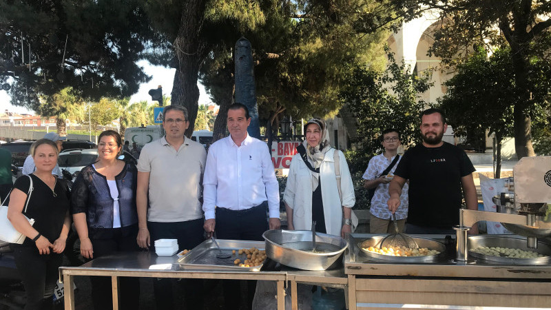 AK Parti'li Oğuz Kendirlioğlu'dan 15 Temmuz Şehitleri İçin Lokma Ayrı Düzenledi.