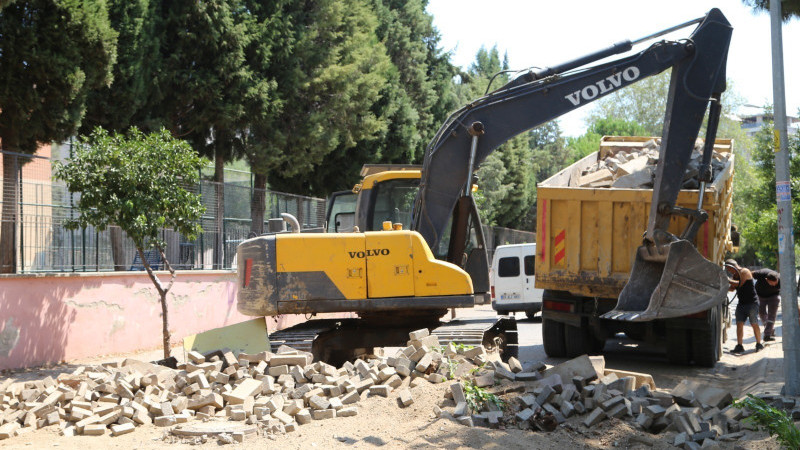 Efeler'in Yolları Yenileniyor